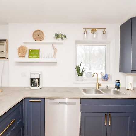New Remodeled Townhome In Central Fargo Extérieur photo