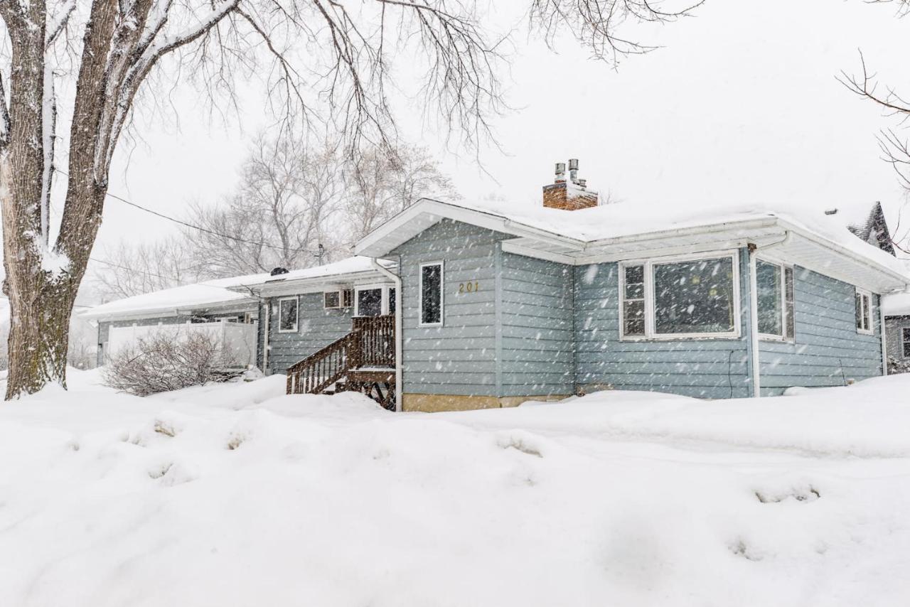 New Remodeled Townhome In Central Fargo Extérieur photo