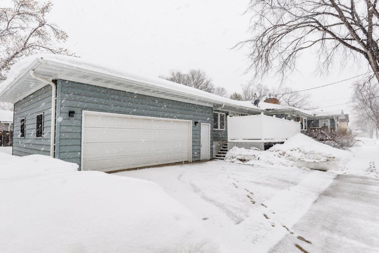 New Remodeled Townhome In Central Fargo Extérieur photo