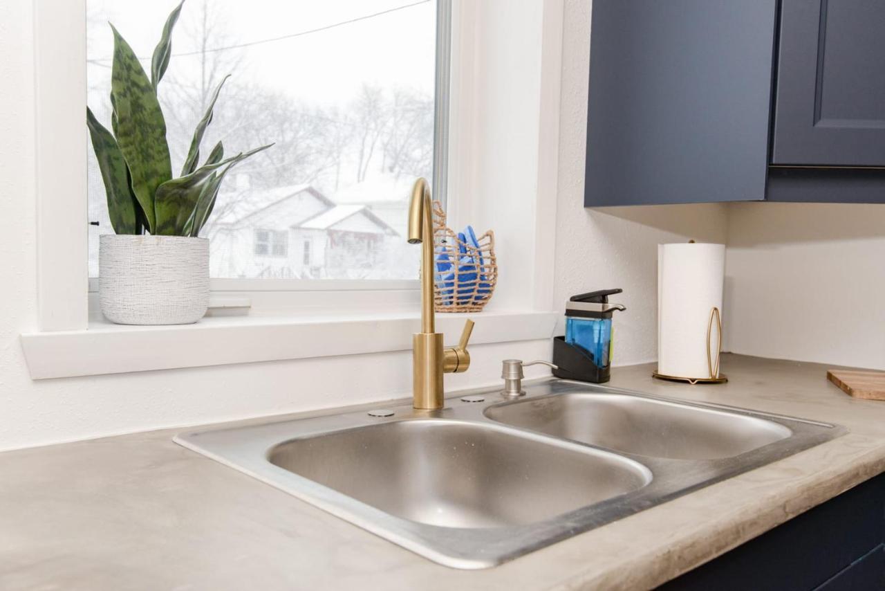 New Remodeled Townhome In Central Fargo Extérieur photo