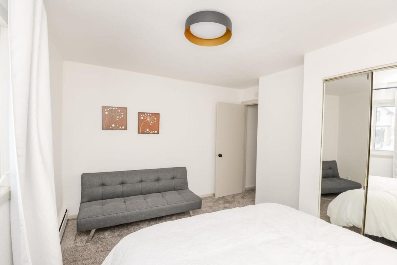 New Remodeled Townhome In Central Fargo Extérieur photo