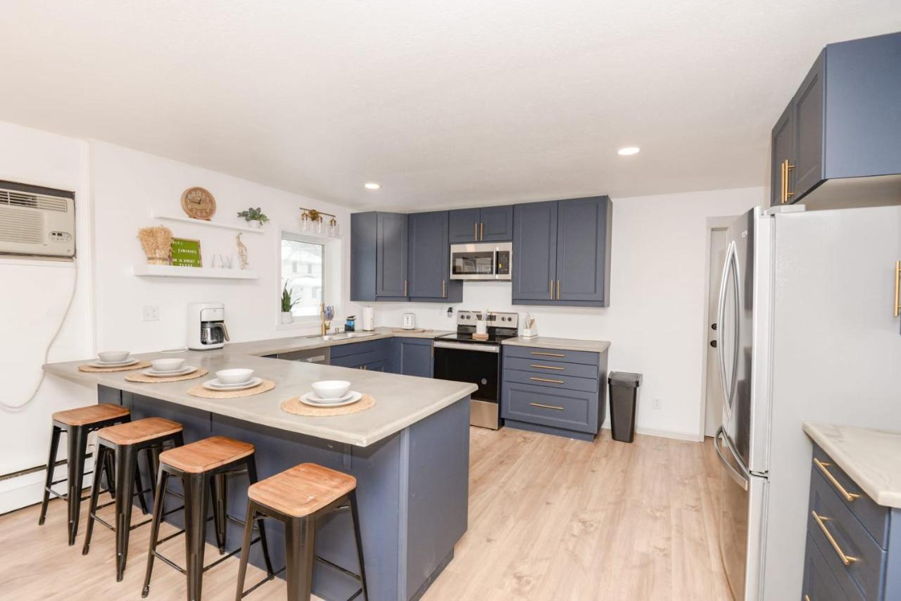 New Remodeled Townhome In Central Fargo Extérieur photo