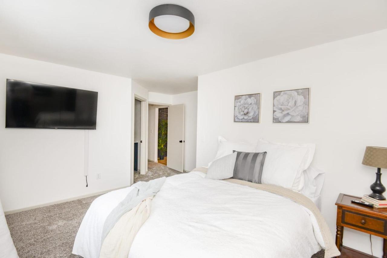 New Remodeled Townhome In Central Fargo Extérieur photo